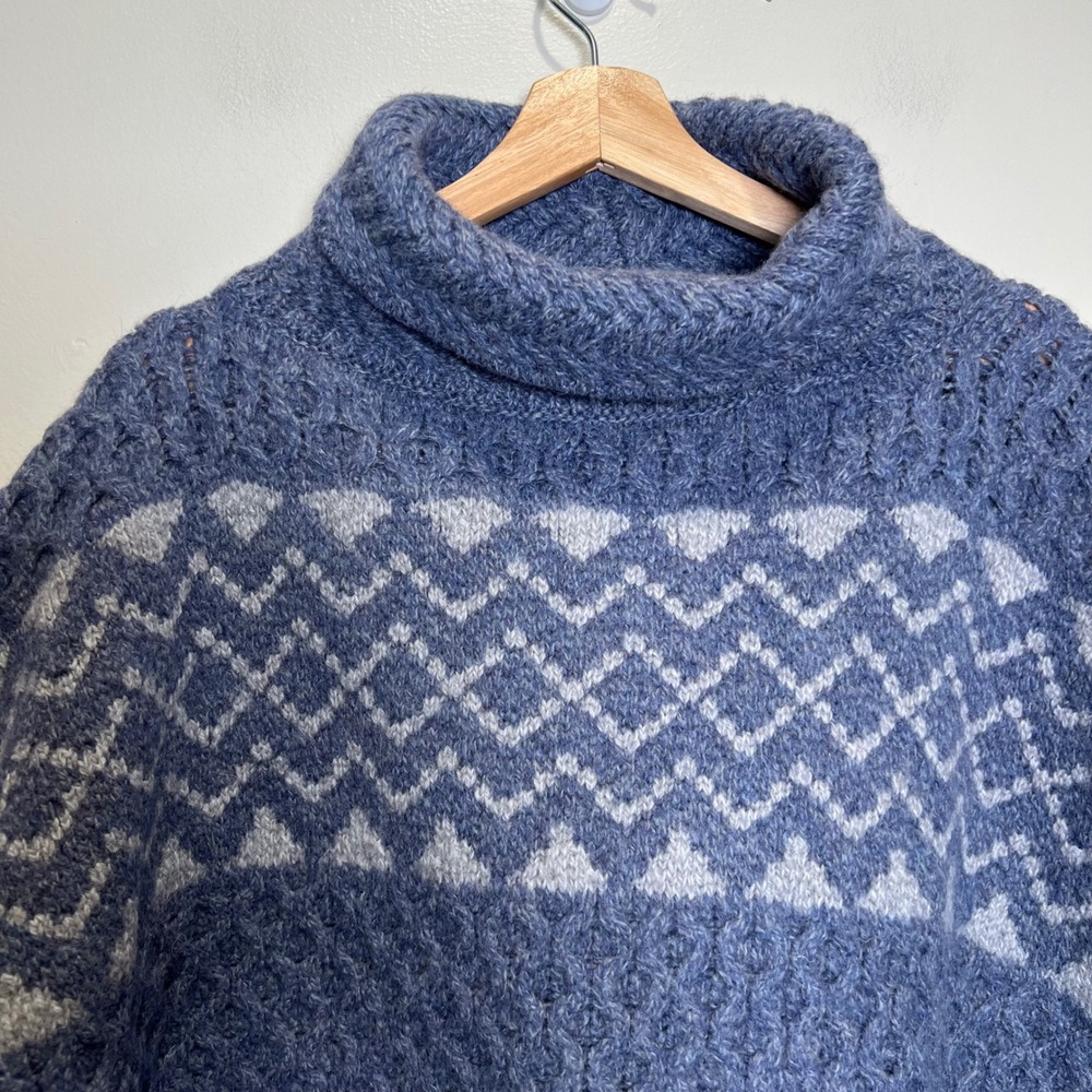 Aran Woollen Mills Poncho OS Blue Fair Isle 100% Merino Wool Cowl Neck Cape - Picture 4 of 6